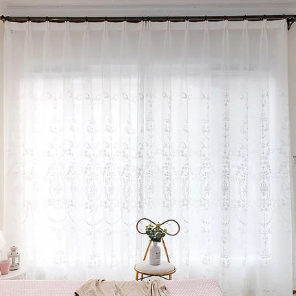 Elegancka firana z klasycznym haftem