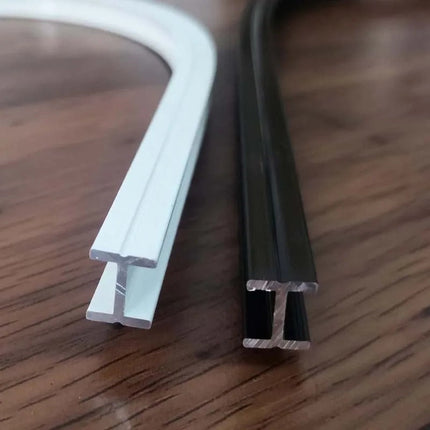 Giętka szyna sufitowa do zasłon na wymiar