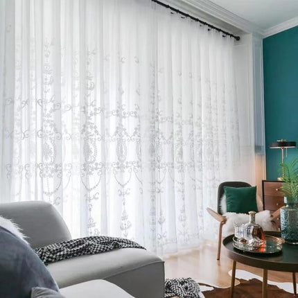Elegancka firana z klasycznym haftem