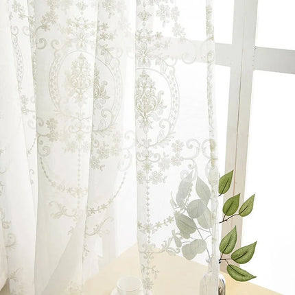 Elegancka firana z klasycznym haftem