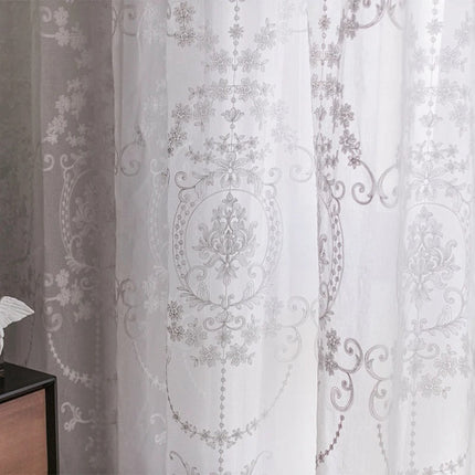 Elegancka firana z klasycznym haftem