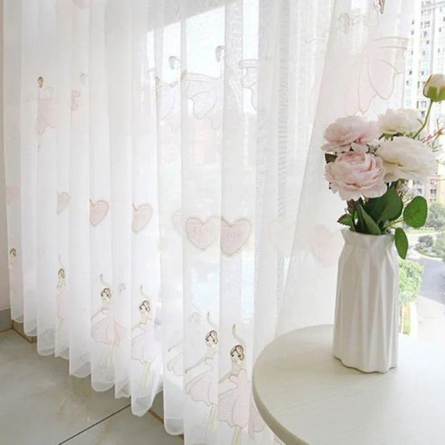 Firanka w haftowane baletnice