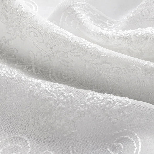 Elegancka firana z klasycznym haftem