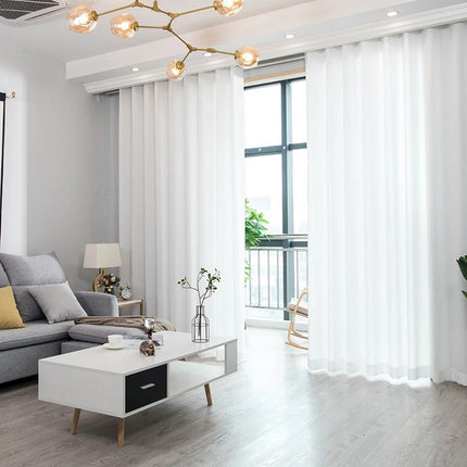 Gładka firana z delikatnego woalu