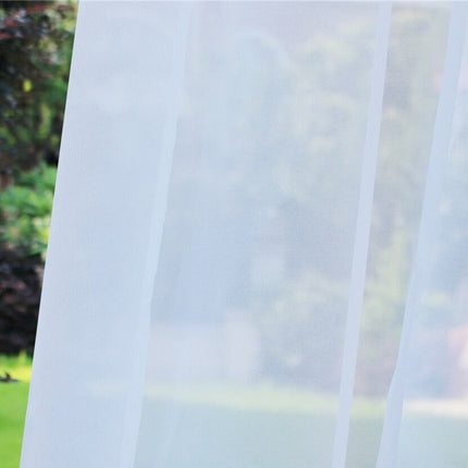 Prześwitująca firana ogrodowa na przelotkach