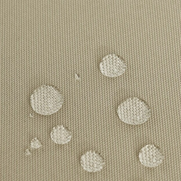 Wodoodporna zasłona ogrodowa na przelotkach