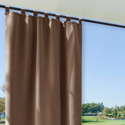 Brązowa zasłona ogrodowa na pergolę