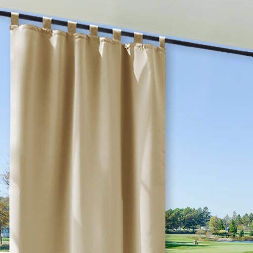 Kremowa zasłona zewnętrzna na pergolę