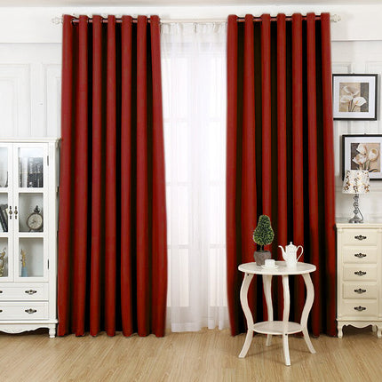 Czerwona zasłona zaciemniająca na przelotkach