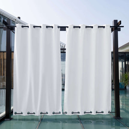 Biała wodoodporna zasłona na pergolę