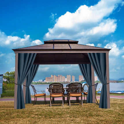 Granatowa zasłona na pergolę z przelotkami.