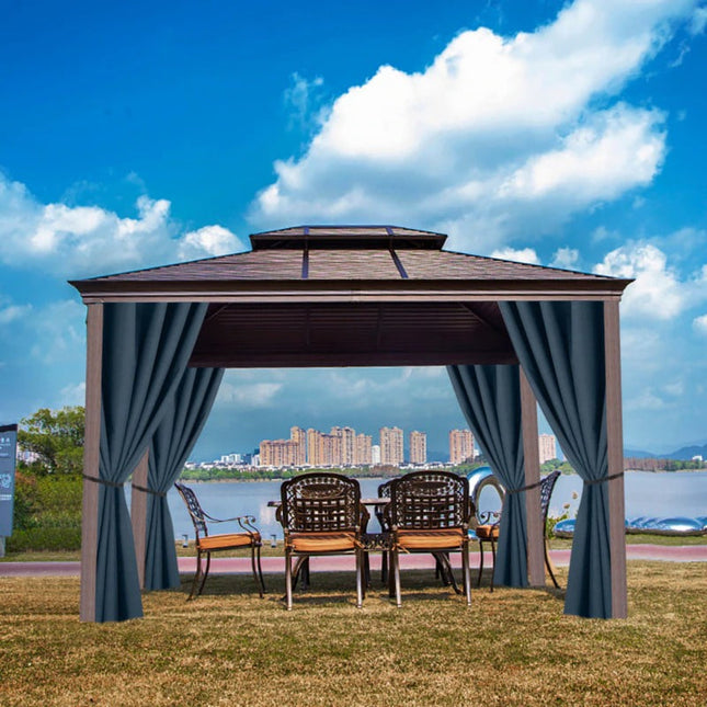 Granatowa zasłona na pergolę z przelotkami.