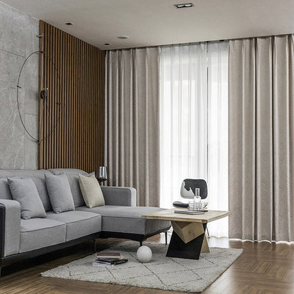 Nowoczesna szara zasłona zaciemniająca w fale.