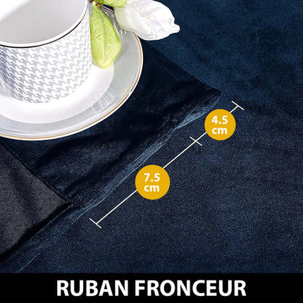 Granatowa zasłona welurowa do sypialni