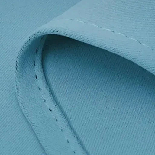 Turkusowa zasłona wodoodporna na werandę