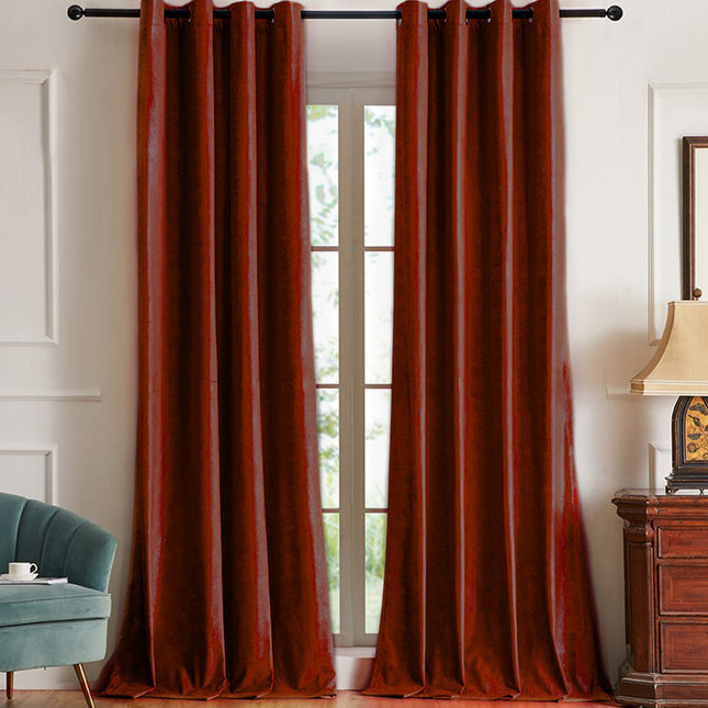 Bordowa zasłona zaciemniająca do sypialni