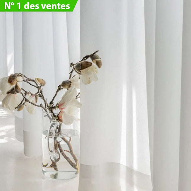 Gładka biała firana do nowoczesnego wnętrza