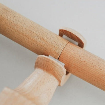 Klasyczny drewniany karnisz do zasłon