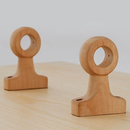 Klasyczny drewniany karnisz do zasłon