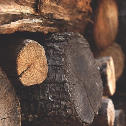 Klasyczny drewniany karnisz do zasłon